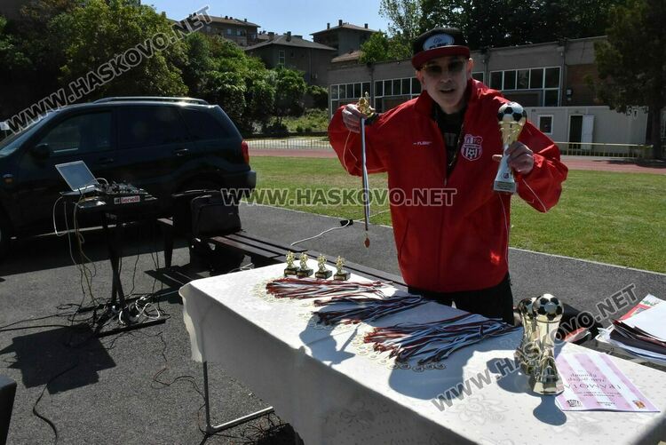 4 отбора се включиха в детски футболен турнир „Купа Хасково“