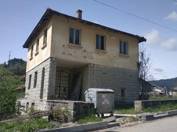 Министерски съвет прехвърли имоти в Момчиловци и Баните на областната управа и община Баните