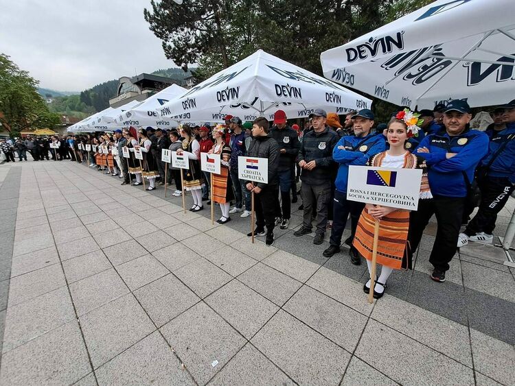 Девин е домакин на Световно първенство по риболов. Лично президентът на световната федерация откри надпреварата