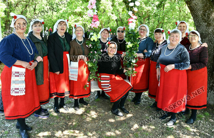 Танцов клуб „Балкан“ от Одрин даде старт на конкурсната програма на „Китна Тракия пее и танцува“