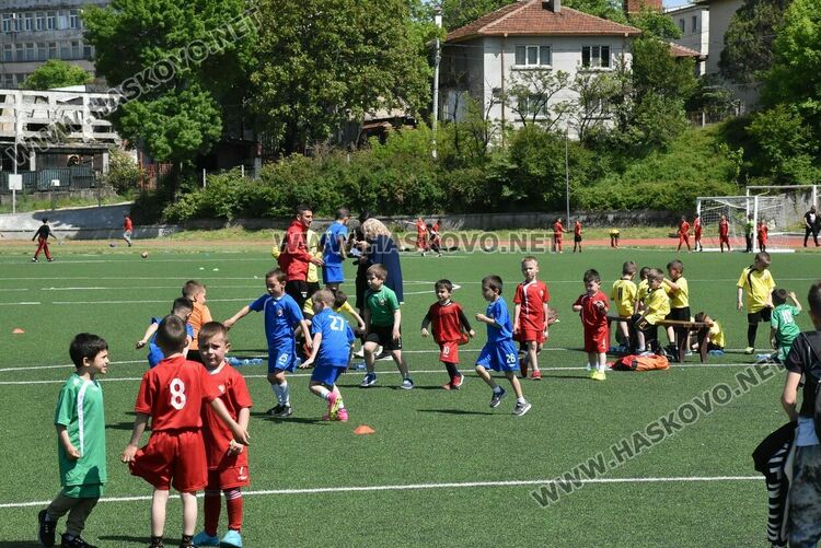 4 отбора се включиха в детски футболен турнир „Купа Хасково“