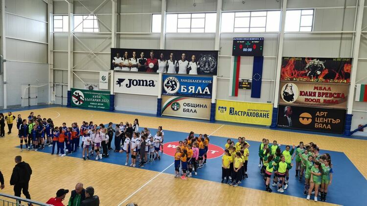 Младите хандбалистки на Хасково играха държавен финал