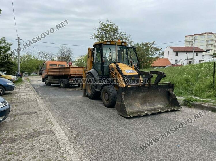 Разкопаха част от улица „Сливница“ за отстраняване на ВиК авария