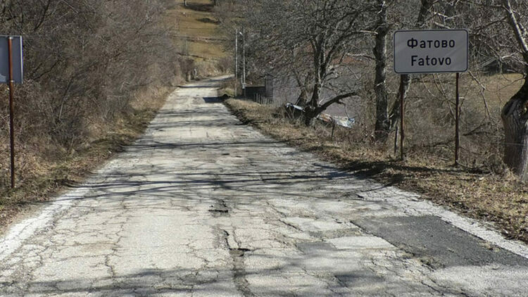 Жителите на три села ще блокират пътя Смолян-Рудозем. Негодуват срещу ужасното състояние  на пътя