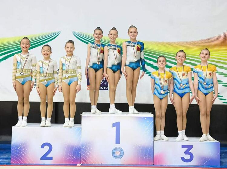 Куп медали за „Мега спорт“ от държавното по спортна аеробика