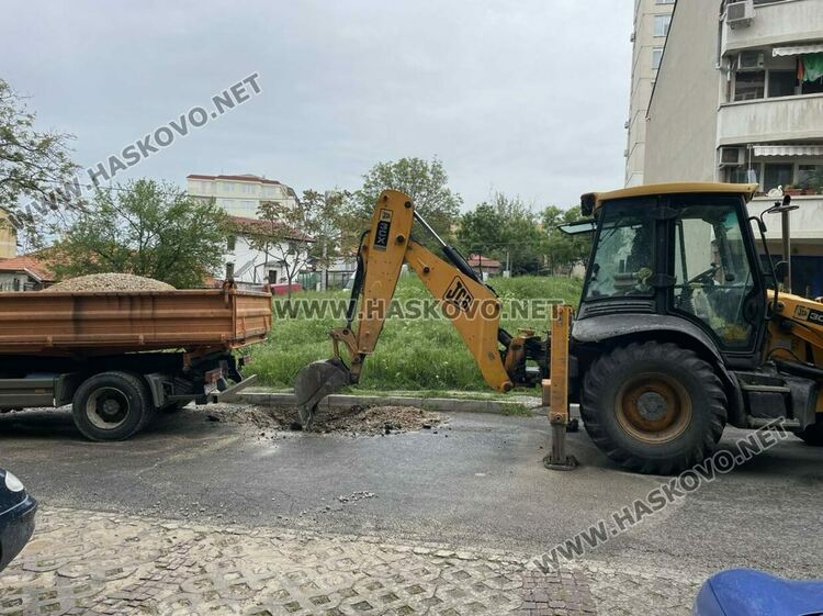 Разкопаха част от улица „Сливница“ за отстраняване на ВиК авария