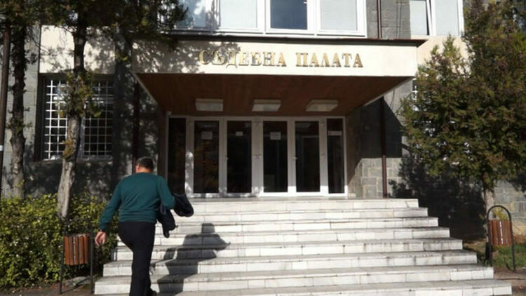 Една година условно за шофьор, който сгази паднал на улица в Смолян