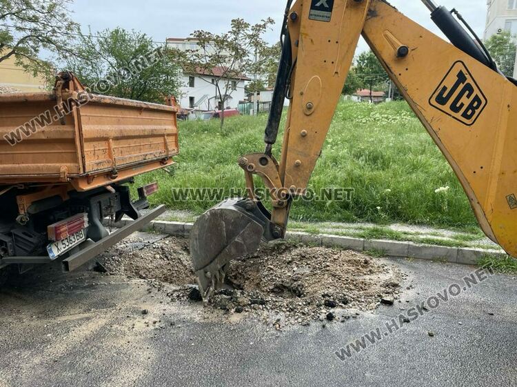 Разкопаха част от улица „Сливница“ за отстраняване на ВиК авария