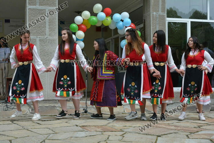 Николета Карчева е първенец на випуска във ФСГ, Станко Станкев – учител на годината