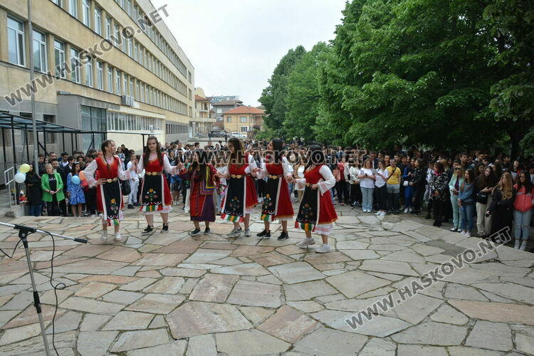 Николета Карчева е първенец на випуска във ФСГ, Станко Станкев – учител на годината