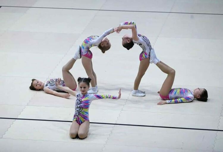 Куп медали за спортните таланти на &bdquo;Виолена&ldquo; от три състезания