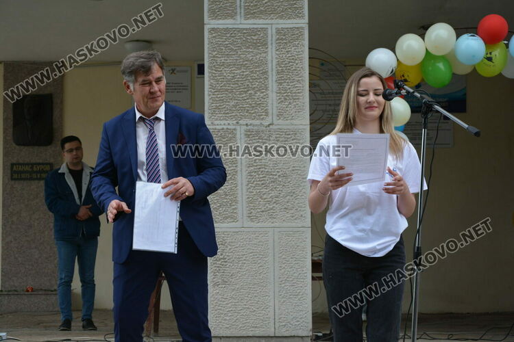 Николета Карчева е първенец на випуска във ФСГ, Станко Станкев – учител на годината