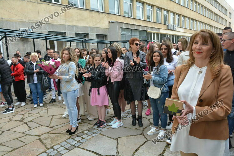 Николета Карчева е първенец на випуска във ФСГ, Станко Станкев – учител на годината