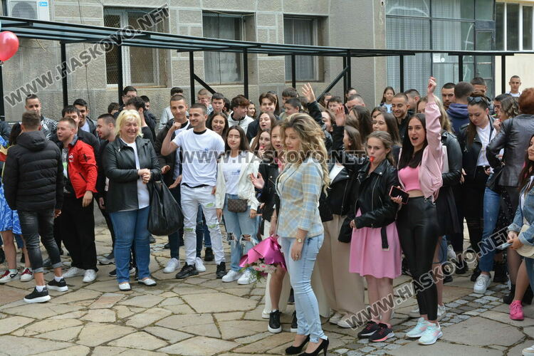 Николета Карчева е първенец на випуска във ФСГ, Станко Станкев – учител на годината