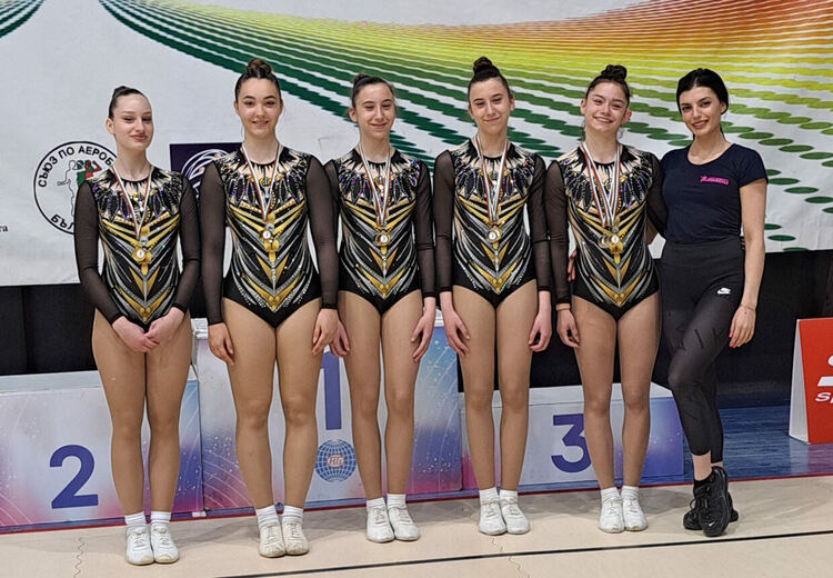 Куп медали за спортните таланти на &bdquo;Виолена&ldquo; от три състезания