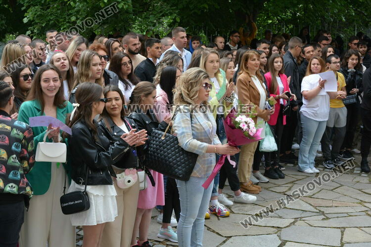 Николета Карчева е първенец на випуска във ФСГ, Станко Станкев – учител на годината