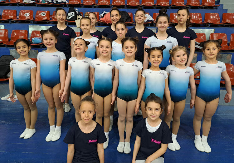 Куп медали за спортните таланти на &bdquo;Виолена&ldquo; от три състезания