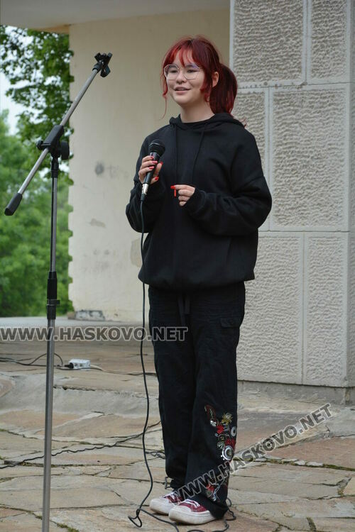 Николета Карчева е първенец на випуска във ФСГ, Станко Станкев – учител на годината