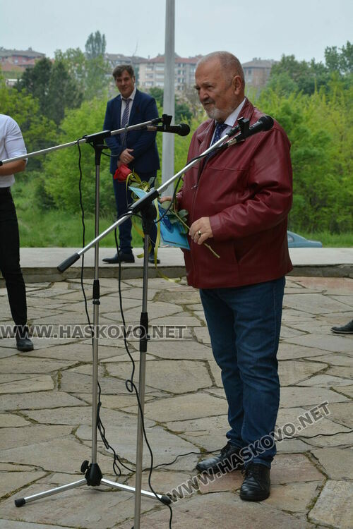 Николета Карчева е първенец на випуска във ФСГ, Станко Станкев – учител на годината