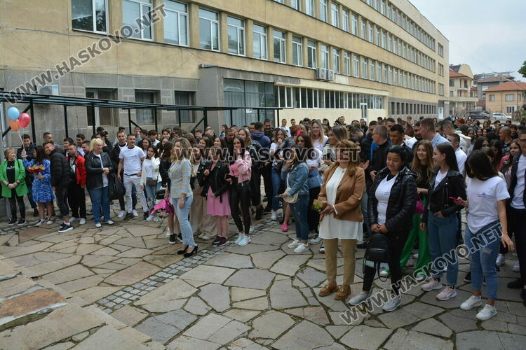 Николета Карчева е първенец на випуска във ФСГ, Станко Станкев – учител на годината