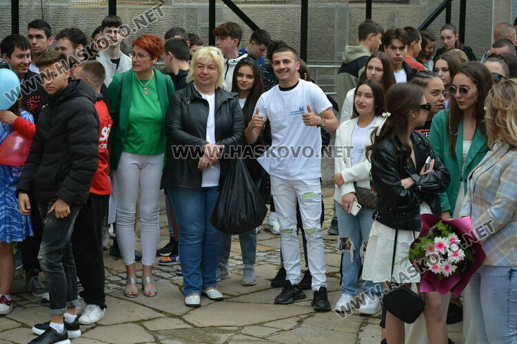 Николета Карчева е първенец на випуска във ФСГ, Станко Станкев – учител на годината