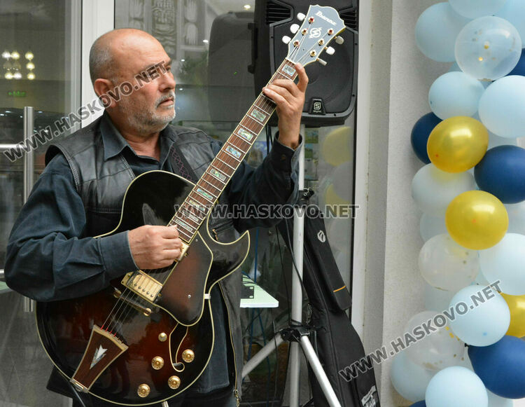 Телевизия eTV навърши 10 години