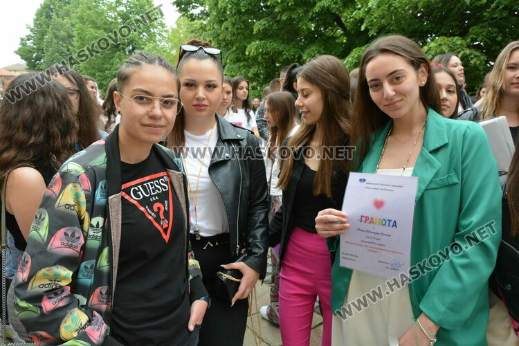 Николета Карчева е първенец на випуска във ФСГ, Станко Станкев – учител на годината