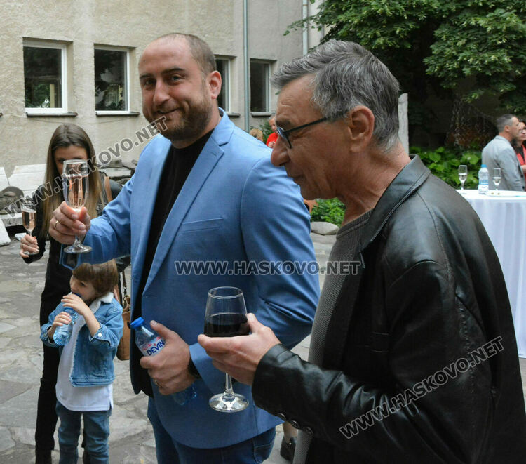 Телевизия eTV навърши 10 години