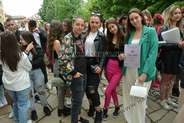 Николета Карчева е първенец на випуска във ФСГ, Станко Станкев – учител на годината