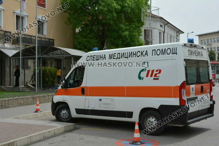 Задържаха 16-годишен за побоя пред Община Хасково