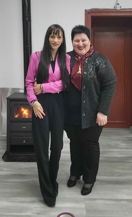 Анастасия Мавродиева представи и подари стихосбирките си в Чепеларе