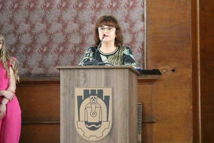  Специална церемония в тържествената зала на Минната дирекция за зрелостници от ГПЧЕ „Симеон Радев“