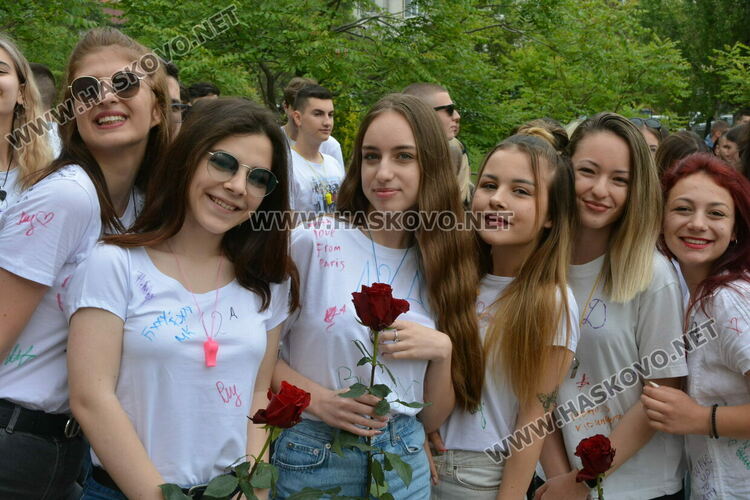 Нели Генова със Златаровска награда на Езиковата гимназия в Хасково