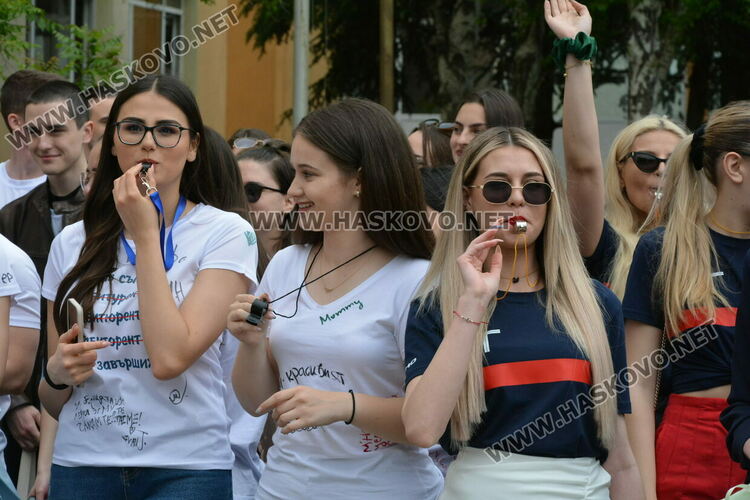 Нели Генова със Златаровска награда на Езиковата гимназия в Хасково