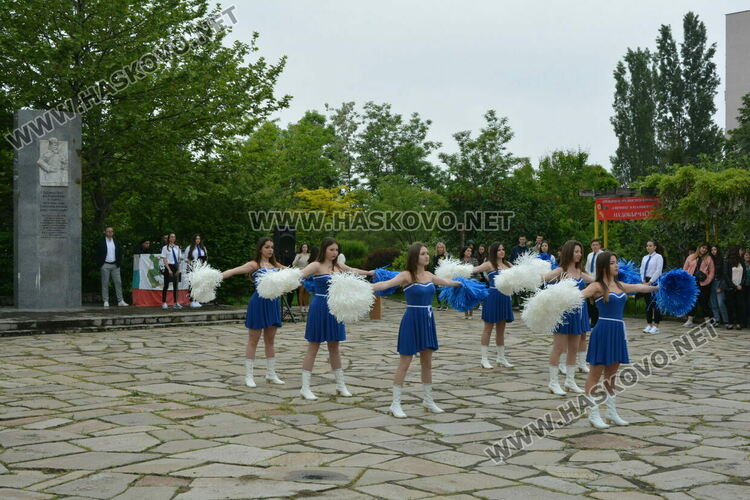 Царската гимназия изпрати 122 абитуриенти, Мерт Миленов с приз „Достоен Асеневец“