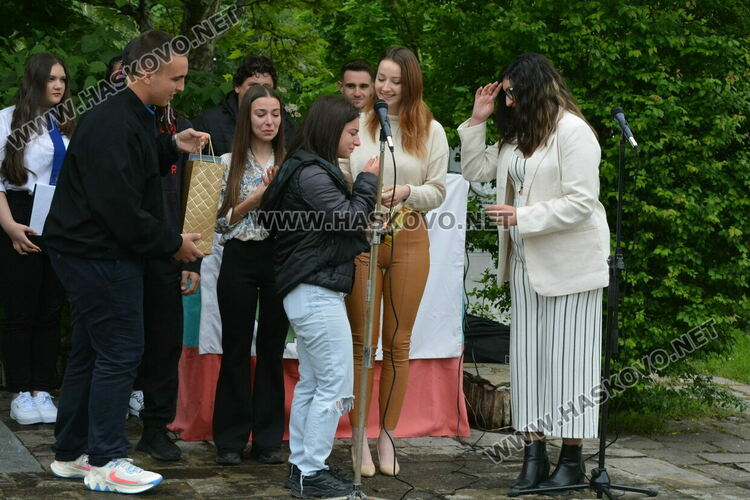 Царската гимназия изпрати 122 абитуриенти, Мерт Миленов с приз „Достоен Асеневец“