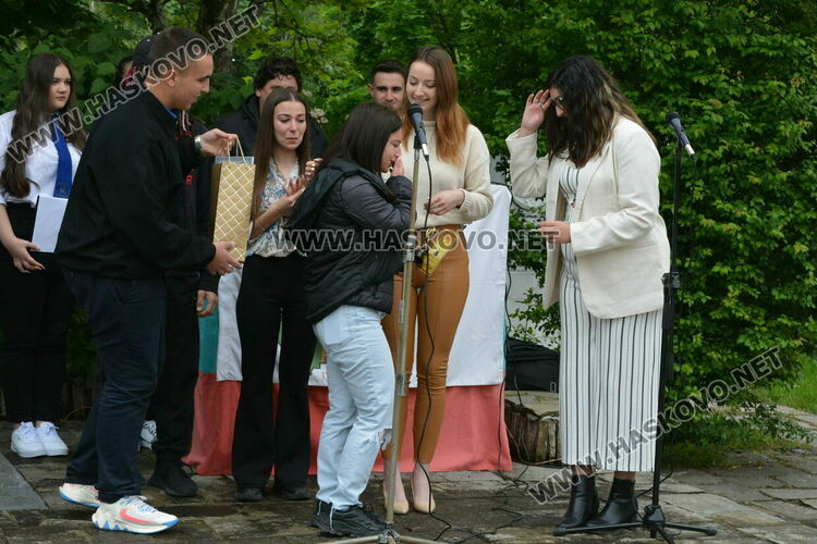 Царската гимназия изпрати 122 абитуриенти, Мерт Миленов с приз „Достоен Асеневец“