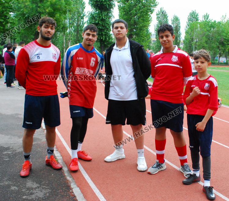 Треньори, ученици и учители от Спортното отпразнуваха празника си на стадиона 