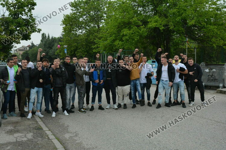 Царската гимназия изпрати 122 абитуриенти, Мерт Миленов с приз „Достоен Асеневец“