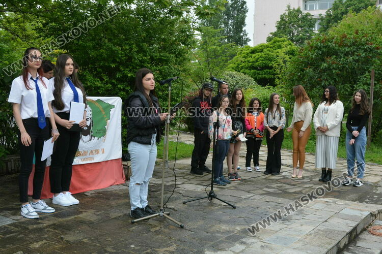 Царската гимназия изпрати 122 абитуриенти, Мерт Миленов с приз „Достоен Асеневец“