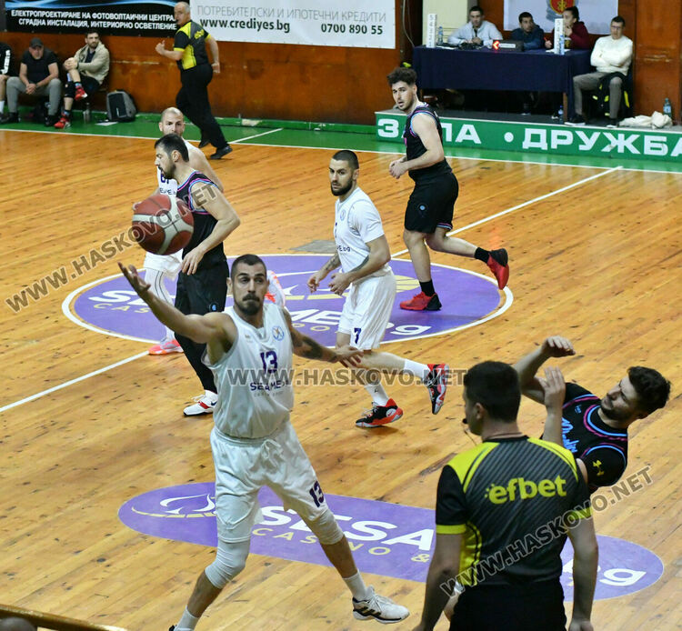 Баскетболистите на Хасково се класираха за финал след победа над „Пловдив мамбас“