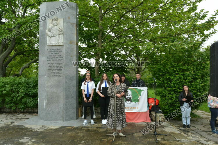 Царската гимназия изпрати 122 абитуриенти, Мерт Миленов с приз „Достоен Асеневец“