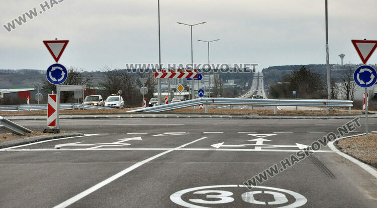 Непълнолетен мотоциклетист устрои гонка с полицията по централен Хасковски булевард