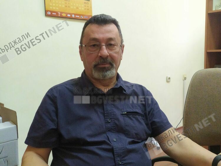 Румен Генов