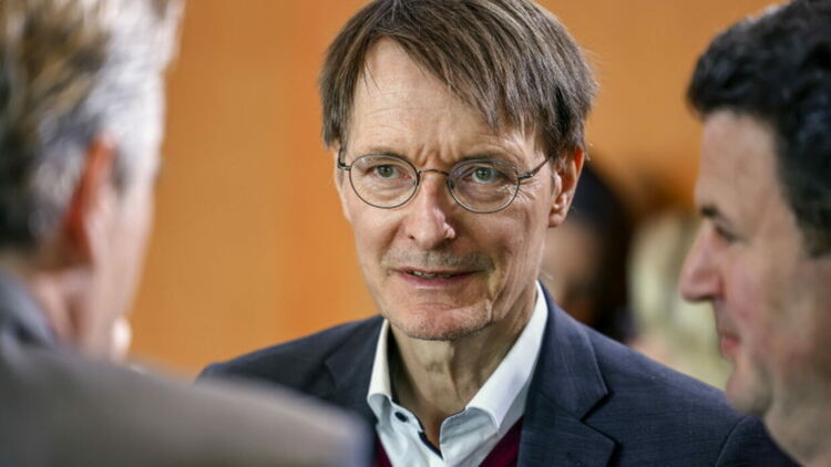 Петима на съд в Германия за заговор за отвличане на министър и планове за преврат