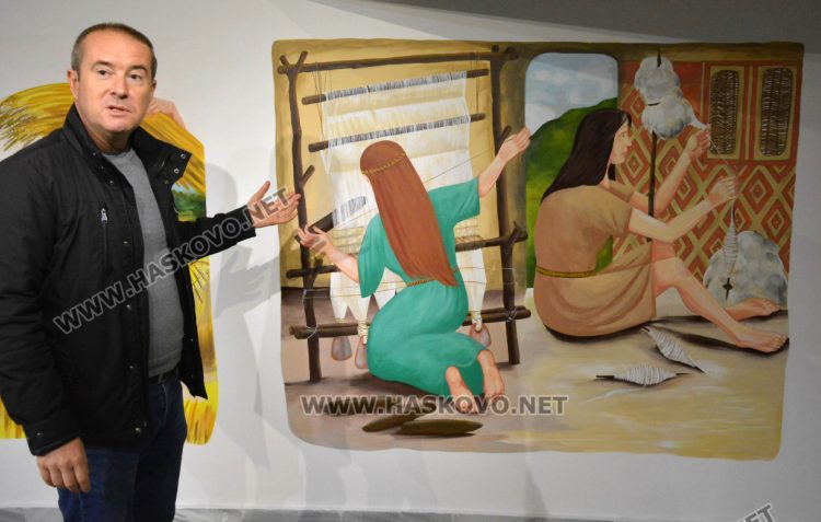 На стенописа е изобразено как каменните тежести опъват платното на вертикалния стан