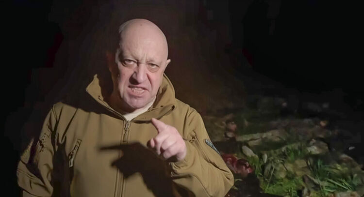 Пригожин обвини редовната руска армия, че е оголила фланговете на "Вагнер" в Бахмут