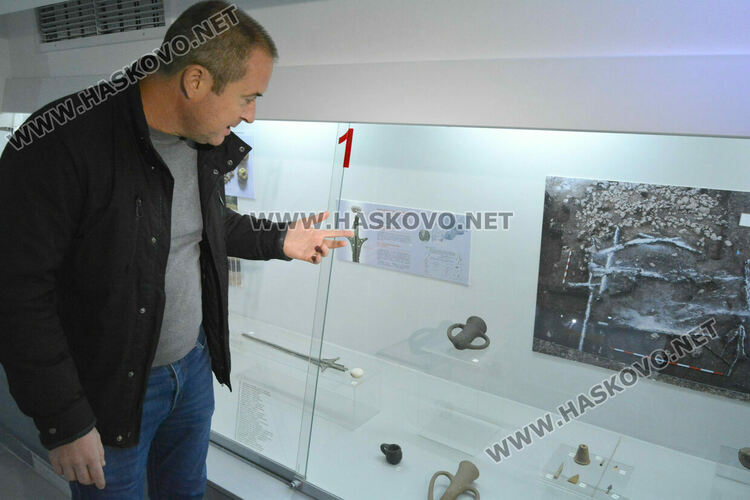 В Международен ден на музеите: интересни истории за кокошки, които кълват жито от сребърните посуда на император Лициний