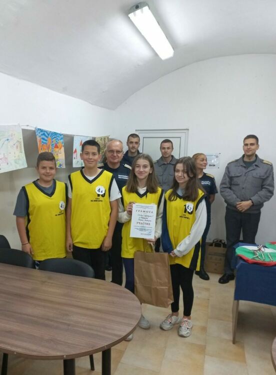 Ученици от Асеновград участваха в състезание за защита от бедствия 