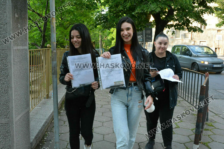 Изпитният вариант за матурата по БЕЛ вече е ясен. 1541 зрелостници в Хасковска област се явяват на изпит